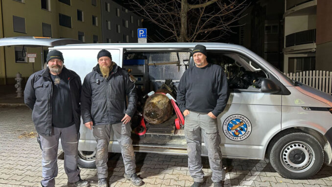 Die Sprengmeister Heiko Büchl, Florian Süß und Michael Weiß (v.l.n.r). (über Andreas Schwarzmann/Stadt Nürnberg)