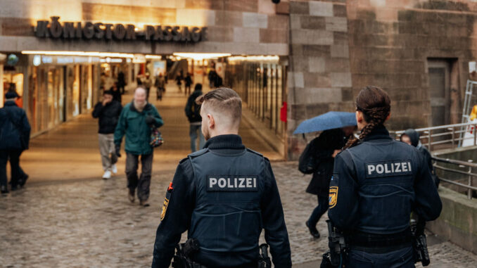 Nürnberger Hauptbahnhof (über Polizeipräsidium Mittelfranken)