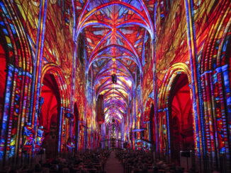 Erfolg in Nürnberg: „LUMINISCENCE“ läuft bis Ende April