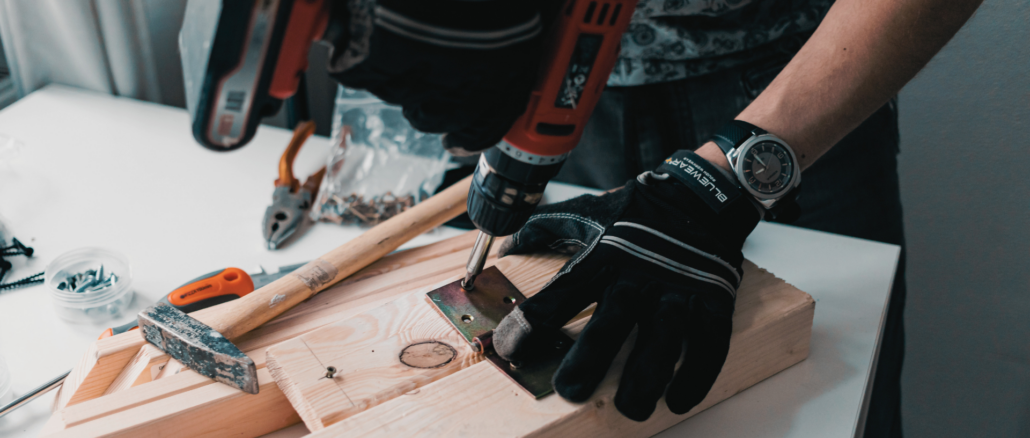 Neue Tätigkeit, niedrigerer Beitrag? BU-Tarife prüfen