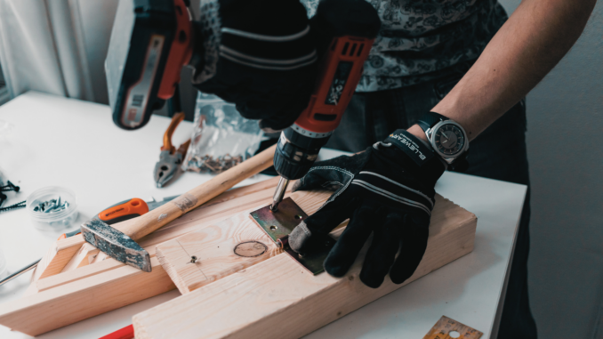 Handwerker (über Karola G)