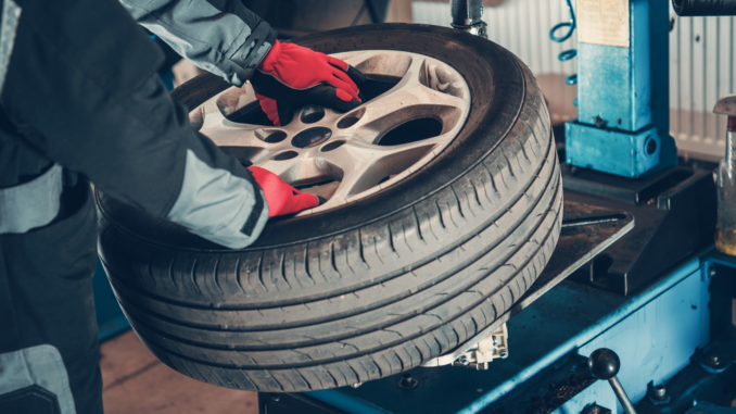 Reifenwechsel (über Virrage Images)